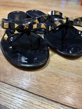 Black Studded Bow Jelly Sandals - Brand:Ann More size 6 NEW IN BOX